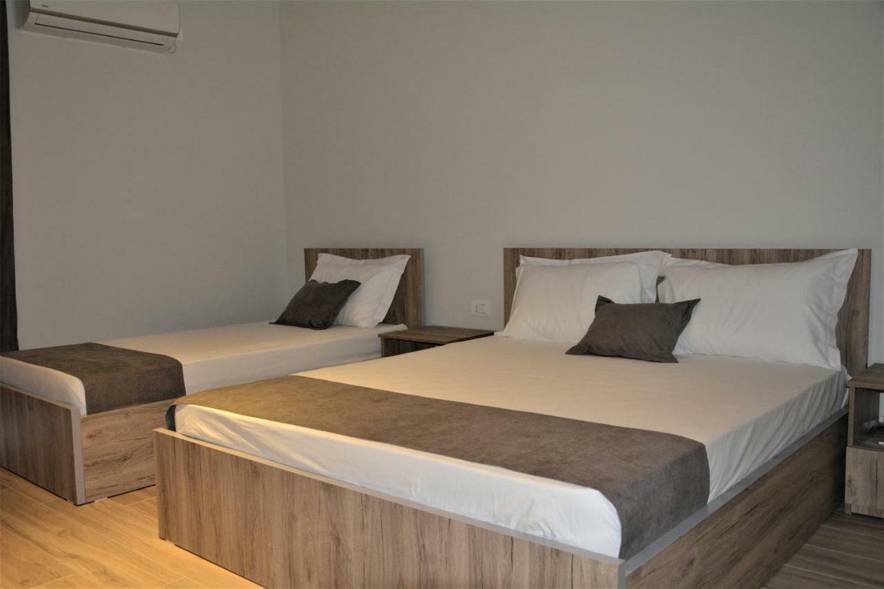Hotel Vila Nino Μπεράτ Εξωτερικό φωτογραφία