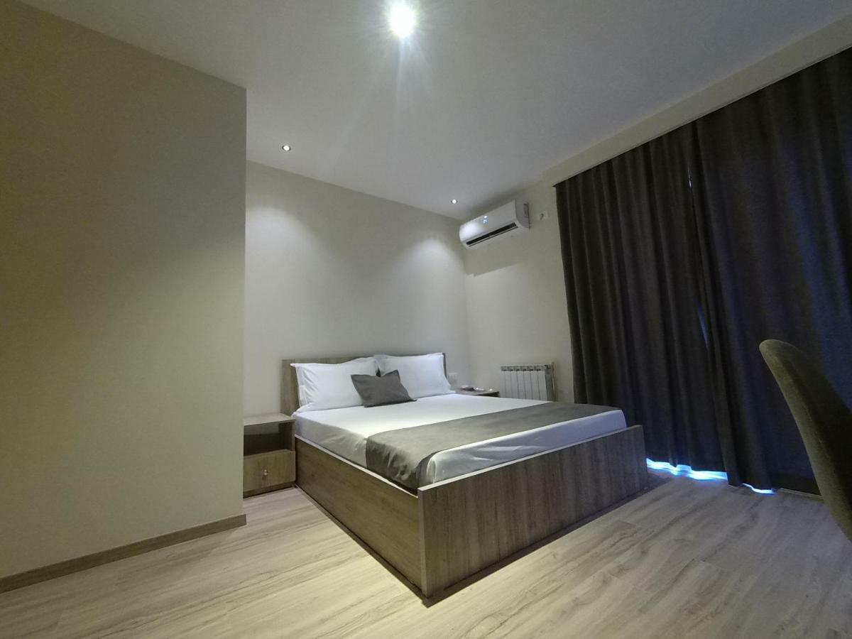 Hotel Vila Nino Μπεράτ Εξωτερικό φωτογραφία