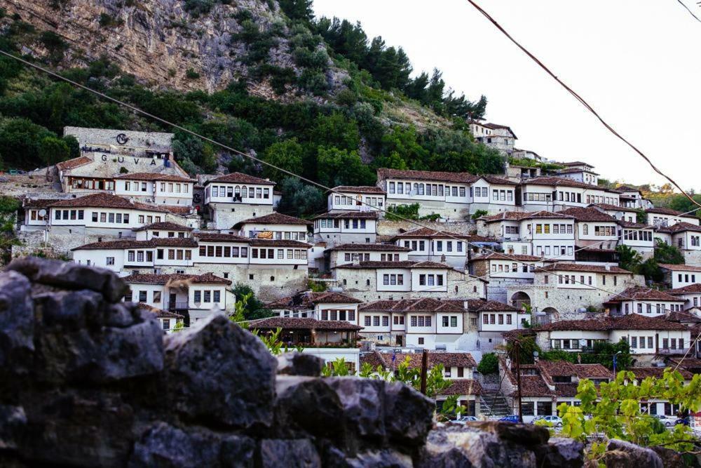 Hotel Vila Nino Μπεράτ Εξωτερικό φωτογραφία