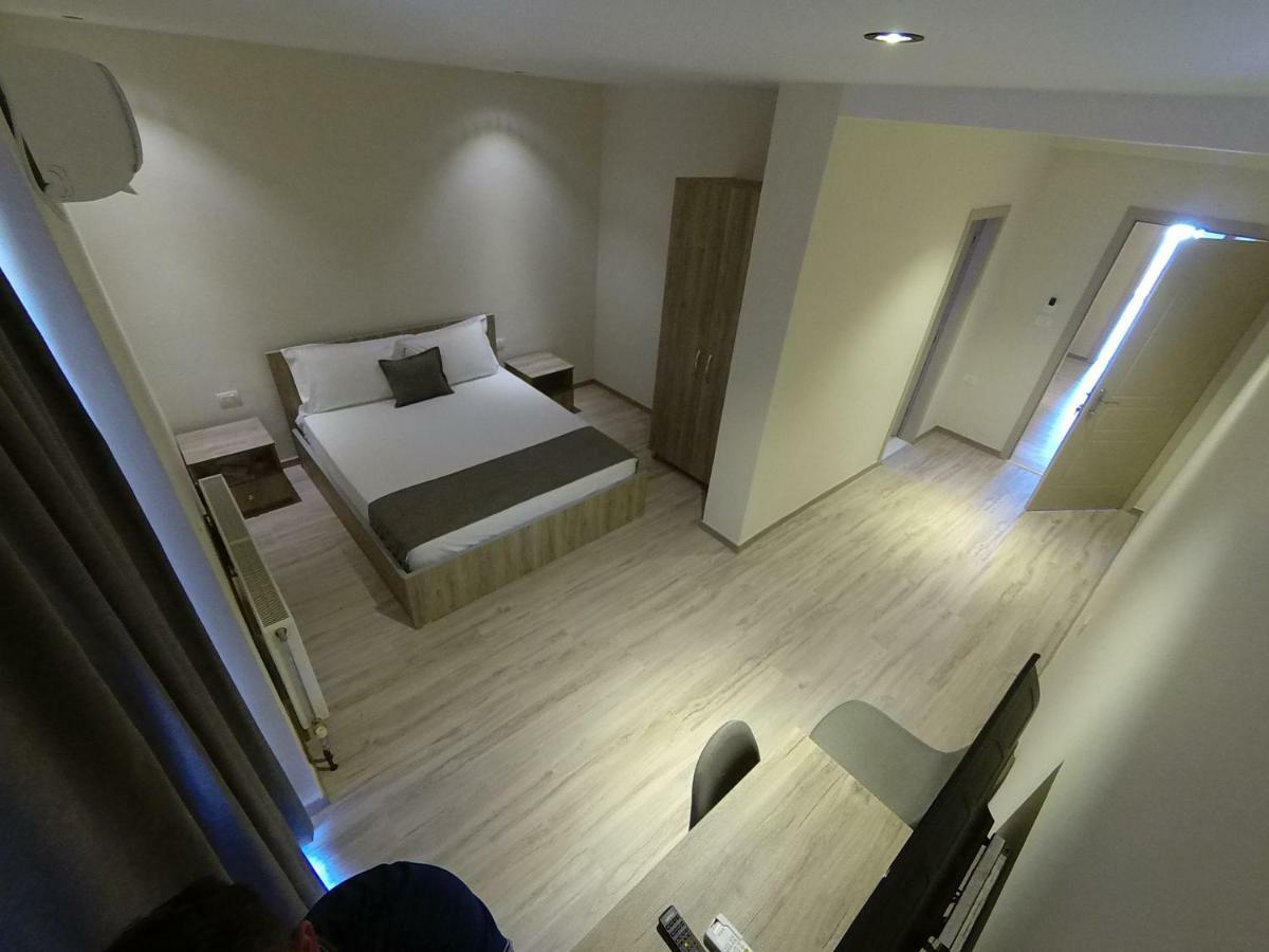 Hotel Vila Nino Μπεράτ Εξωτερικό φωτογραφία